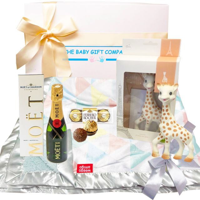Sophie la Girafe Premium Baby Gift Box - a little touch of elegance and indulgence